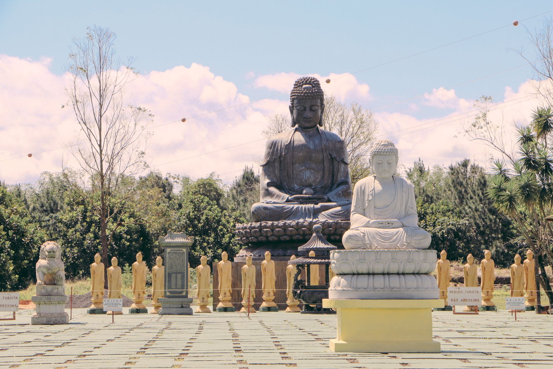 bhuddist-temple-foz-do-iguacu