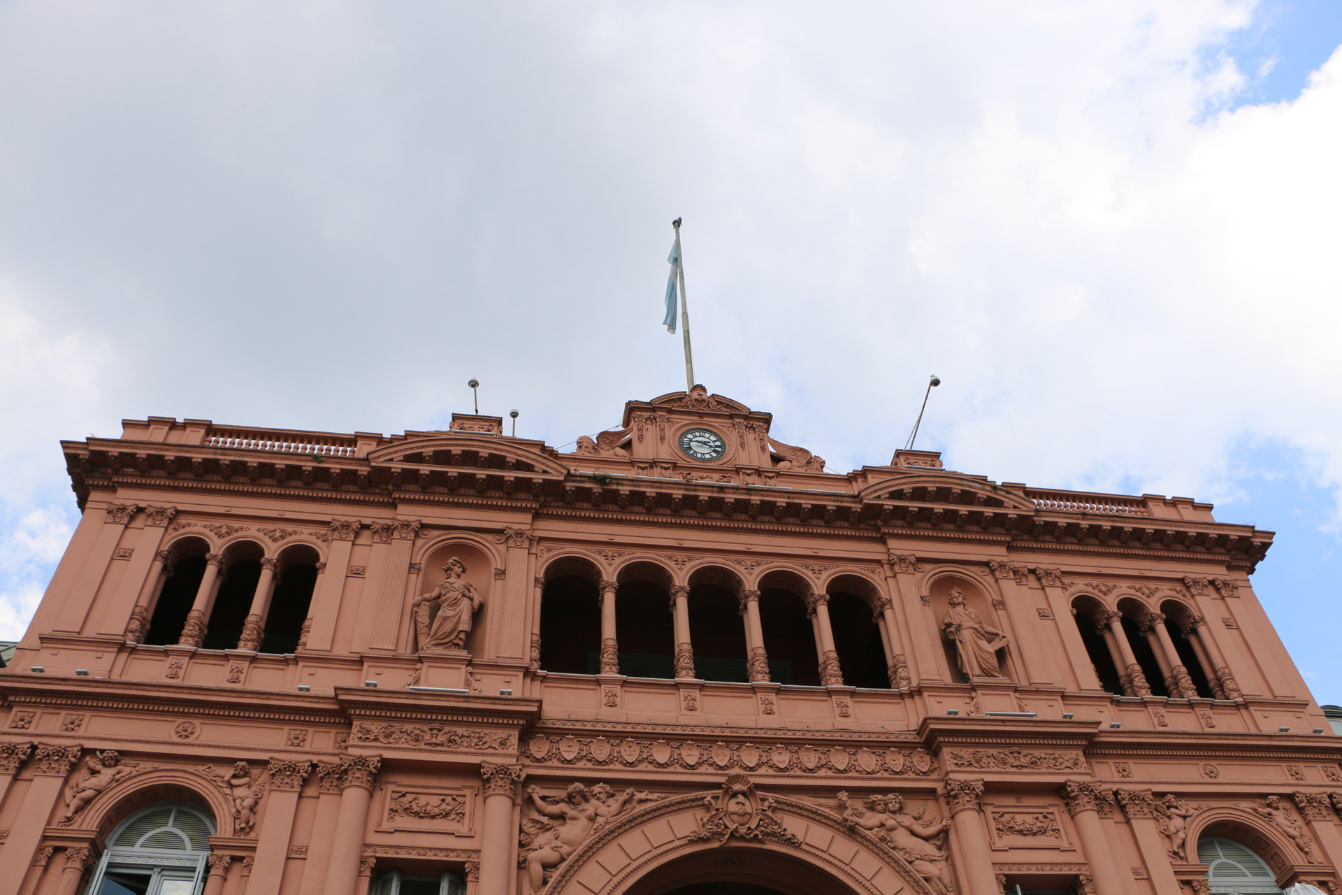 pink-house-buenos-aires